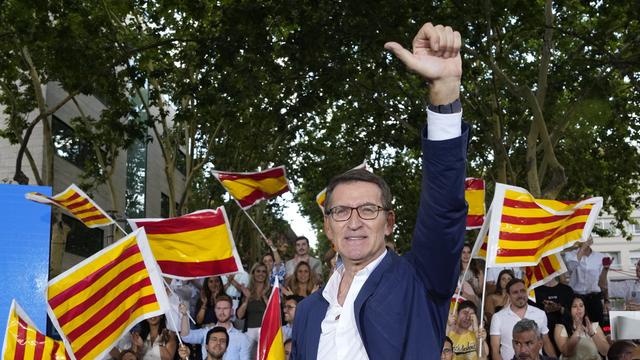 Le conservateur espagnol Alberto Núñez Feijóo espère remporter les élections du 23 juillet. [Keystone - EPA/Alejandro Garcia]