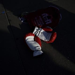 Des gants de boxe. [AFP - Gerardo Vieyra/NurPhoto]
