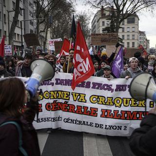 La France vit une septième journée de mobilisation contre la réforme des retraites. [AP/Keystone - Laurent Cipriani]