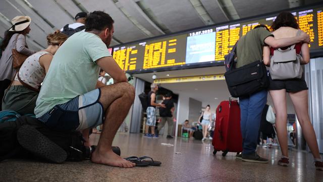 Après la grève des transports samedi, l'Italie fait face à une grève du personnel de sol des aéroports. [Keystone - Massimo Percossi]