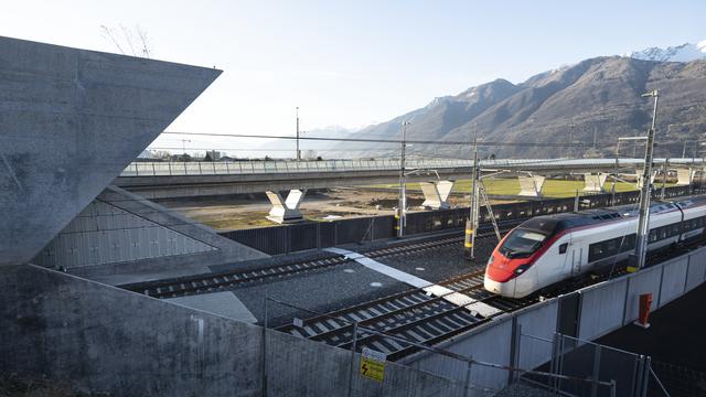 Ouvert à la circulation fin 2020, le tunnel de base du Monte Ceneri a permis de raccourcir le temps de parcours entre Bellinzone et Lugano. [Keystone - Gaetan Bally]