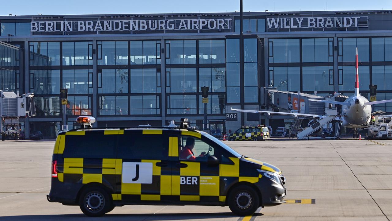 La grève concernera notamment l'aéroport de Berlin Brandenburg. [DPA/Keystone - Patrick Pleul]
