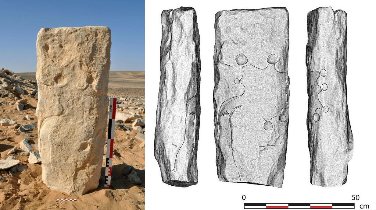A gauche, la stèle de calcaire blond de presque un mètre de haut découverte à Jibal al-Khashabiyeh, en Jordanie, présentant un plan gravé il y a environ 9000 ans. Ce "desert kite", ou "cerf-volant du désert", est une structure préhistorique en murets de pierres conçue pour piéger des animaux sauvages: un couloir (ici en bas) remontant jusqu'à un large enclos qui donne sur plusieurs fosses (petites formes rondes du tracé). A droite, l'équipe de recherche a tracé un dessin interprétatif sur une modélisation en 3D du monolithe. [O. Barge/CNRS - SEBAP & Crassard et al., PLOS ONE 2023]