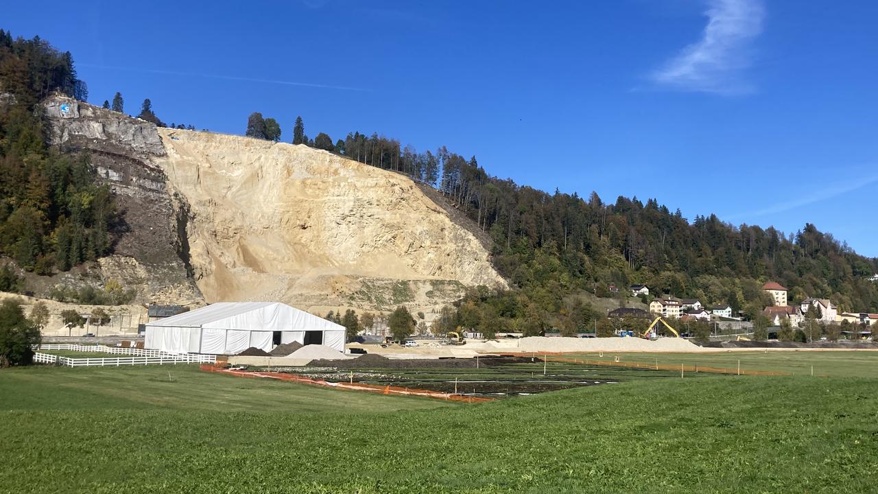 Le gros oeuvre du tunnel de contournement du Locle a débuté. [RTS - Deborah Sohlbank]