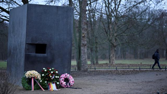 En Allemagne, la mémoire des victimes LGBTQ honorée lors des commémorations de l'Holocauste. [AFP - Tobias Schwarz]