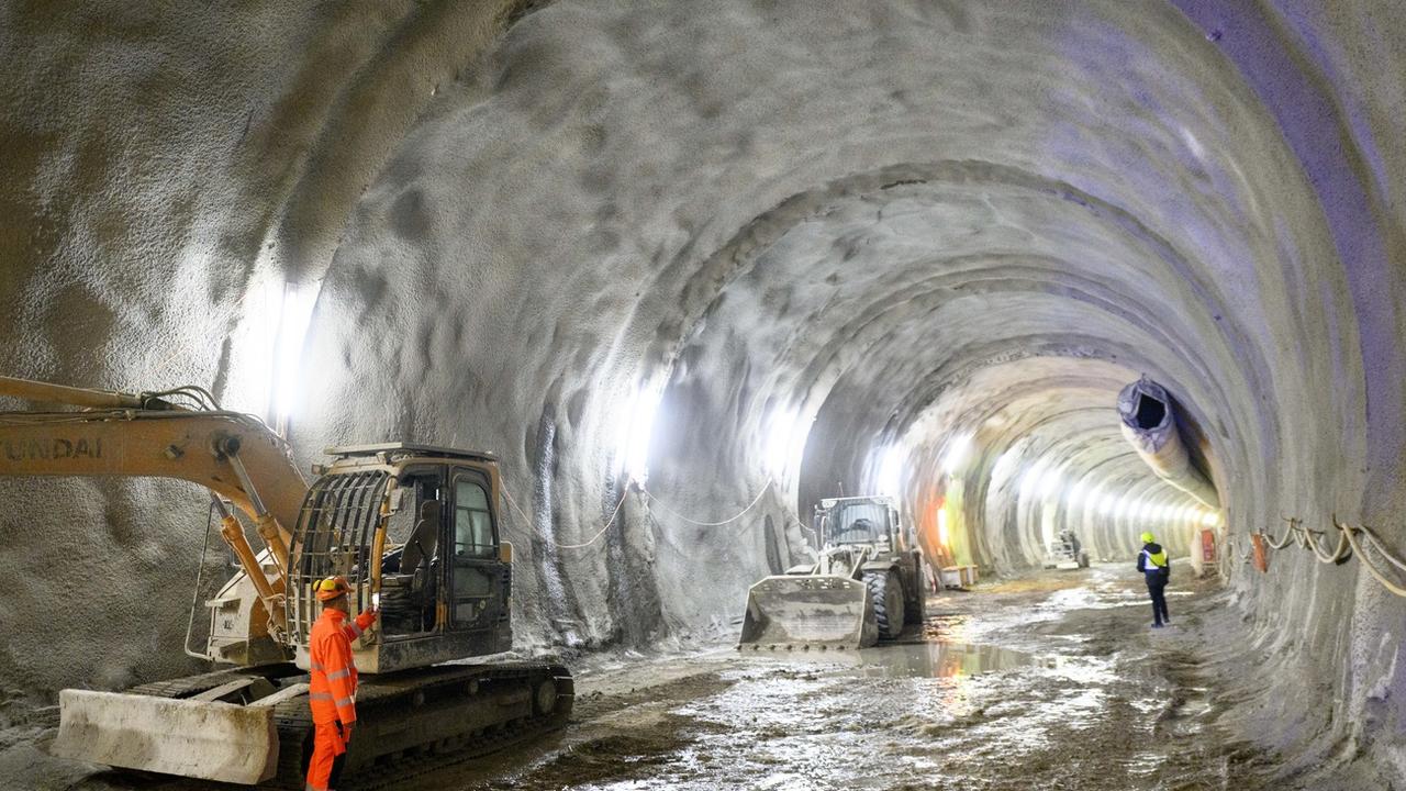 Le tunnel des Evouettes (VS) est percé. [Keystone - Laurent Gillieron]