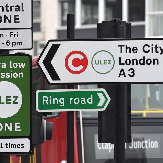 L'extension d'une taxe sur les véhicules polluants à Londres a été validée par la justice. [Keystone]