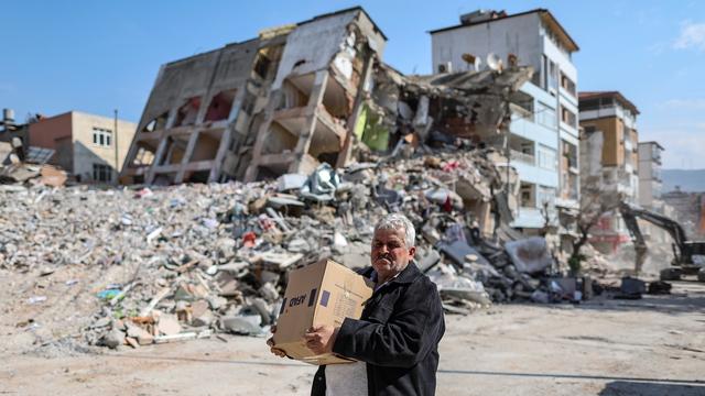 Immeubles effondrés à Samandag, dans le district turc de Hatay. [EPA/Keystone - Erdem Sahin]