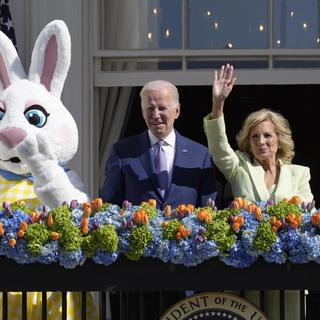 Le couple Biden lors de la course aux oeufs à la Maison Blanche, 10.04.2023. [AP/Keystone - Susan Walsh]