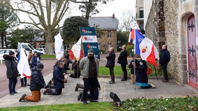 Le gouvernement français a acté mercredi la dissolution du mouvement catholique intégriste Civitas. [AFP - Sébastien Salom-Gomis]