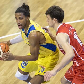 Le joueur de basket veveysan Badara Top. [Keystone - Laurent Gillieron]