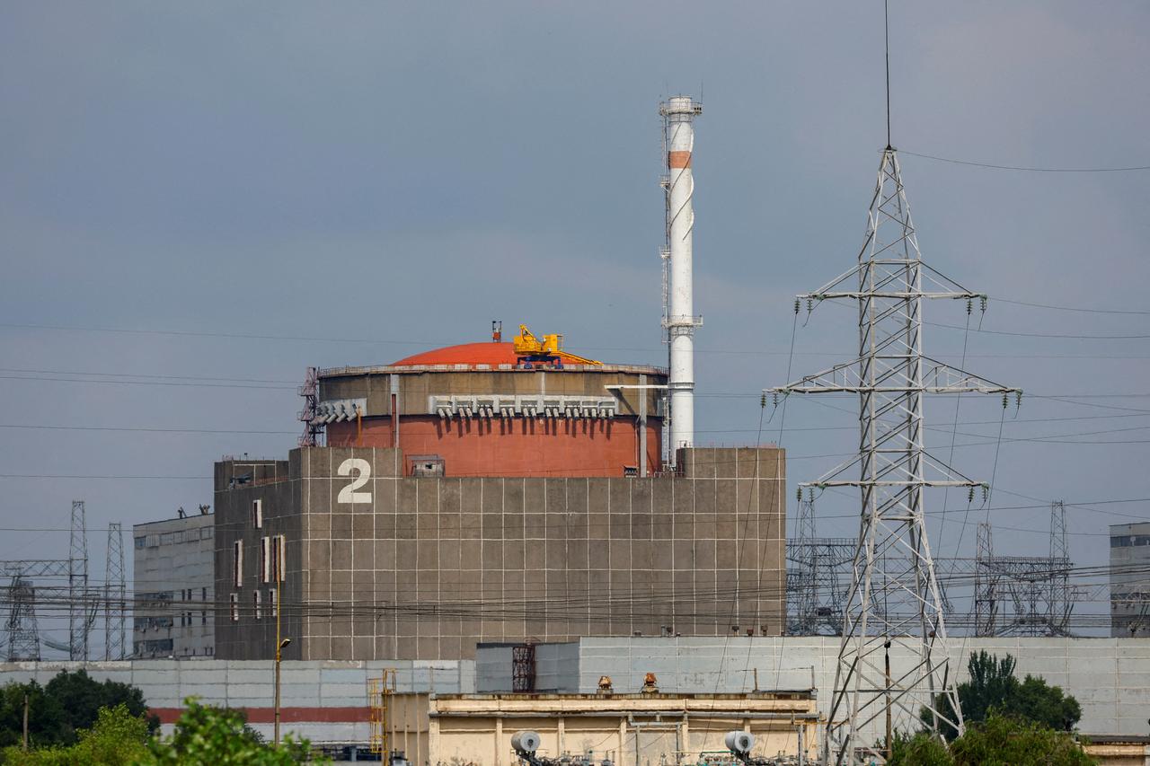 Les forces du Kremlin ont capturé la plus grande centrale d'Europe le 4 mars 2022. Depuis, elle est au coeur de toutes les craintes quant à un nouvel accident nucléaire majeur en Ukraine, après celui de Tchernobyl en 1986. [Reuters - Alexander Ermochenko]