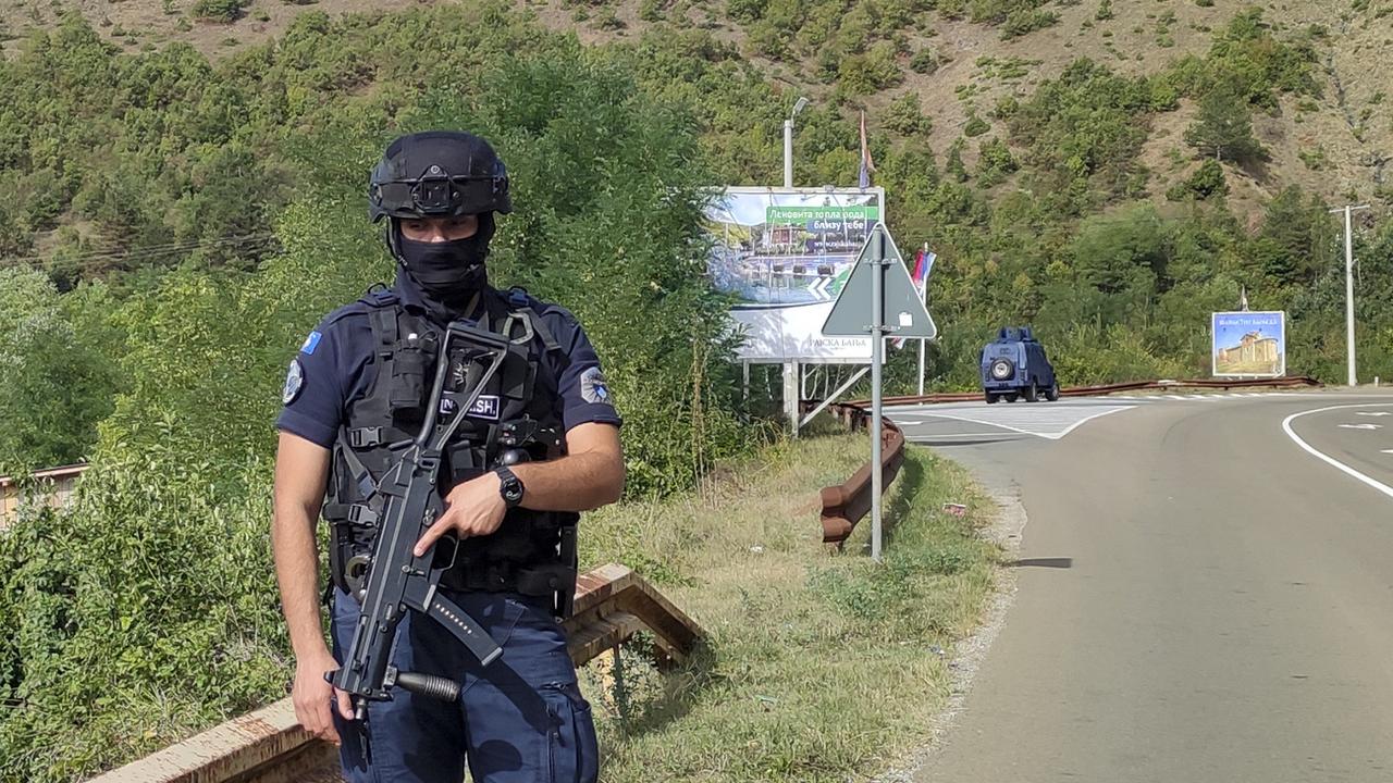 Des hommes armés se sont retranchés dans un monastère kosovar après la mort d'un policier. [Keystone - Dejan Simicevic]