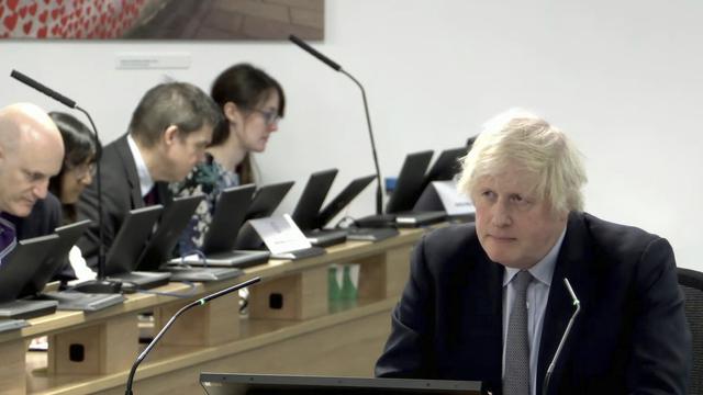 Boris Johnson a présenté ses excuses aux victimes du Covid et à leurs familles lors de son audition dans le cadre de l'enquête sur sa gestion de la pandémie. [Keystone - UK COVID-19 Inquiry via AP]