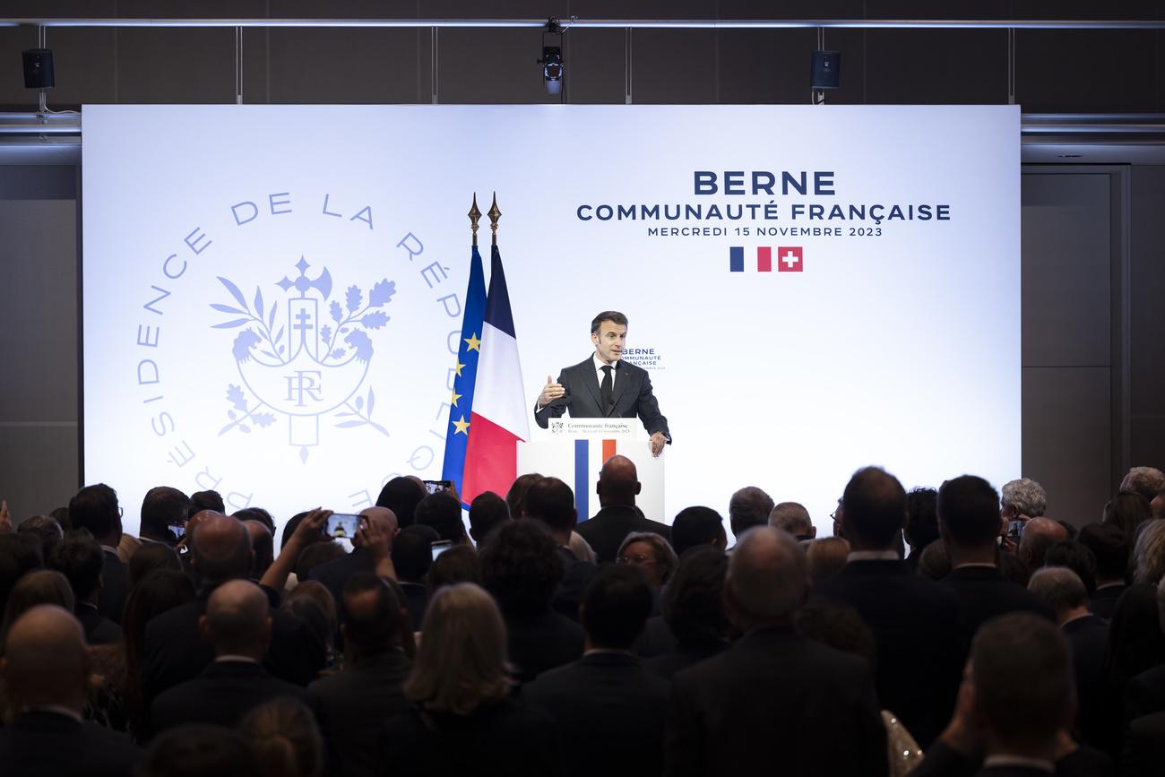 Emmanuel Macron lors de sa rencontre avec la communauté française de Suisse. [Keystone - Anthony Anex]