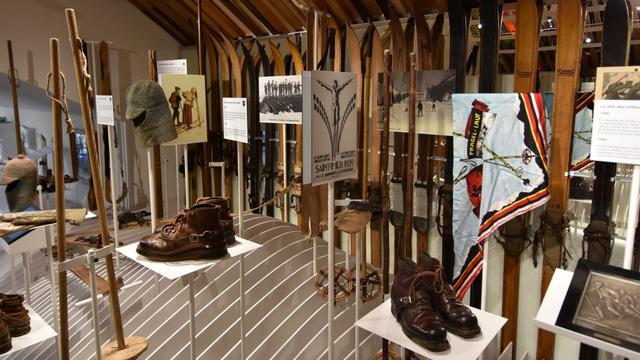 Le premier musée suisse dédié au ski va ouvrir ce week-end dans le Jura. [RTS - GAËL KLEIN]