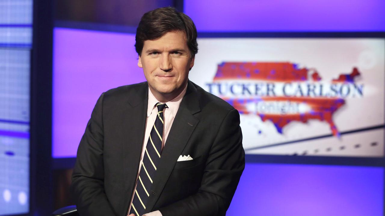 L'animateur conservateur vedette Tucker Carlson quitte l'antenne de Fox New. [Keystone - Richard Drew / AP Photo]