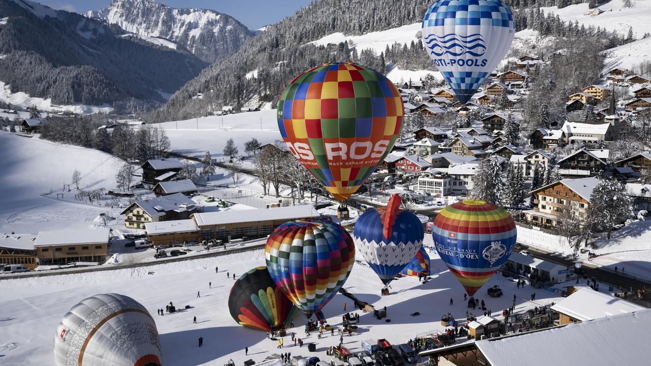 Le ciel de Château-d'Oex à nouveau rempli de ballons. [Keystone - Anthony Anex]