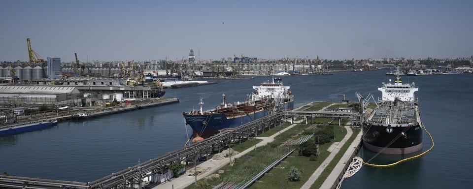 Une partie des céréales ukrainienne affluent vers le port roumain de Constata. [AP Photo/Keystone - Vadim Ghirda]