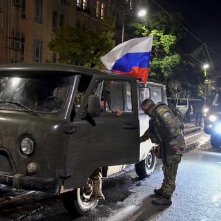 La troupe paramilitaire Wagner s'apprête à quitter la ville de Rostov après sa tentative de rébellion. [EPA/Keystone - ARKADY BUDNITSKY]