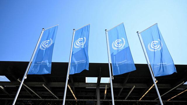 Le monde doit sortir des énergies fossiles polluantes, atteindre le pic de ses émissions de CO2 d'ici 2025 et faire "beaucoup plus, maintenant, sur tous les fronts" pour affronter la crise climatique, selon un rapport sous l'égide de l'ONU Climat. [reuters - Jana Rodenbusch]