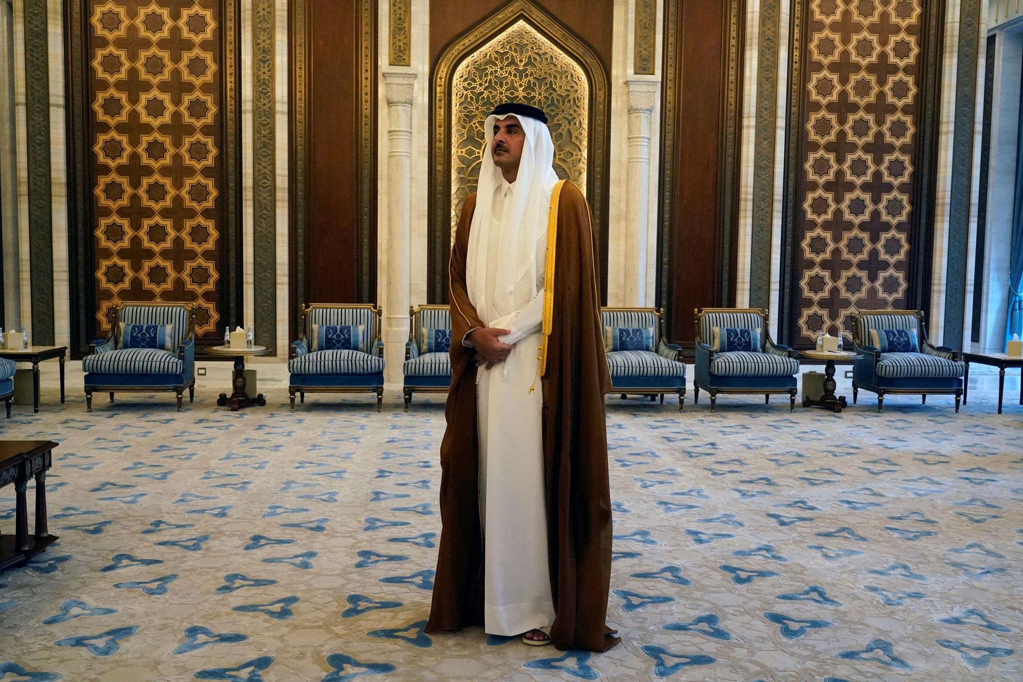 L'émir qatari Cheikh Tamim ben Hamad Al Thani lors d'une visite du secrétaire d'État américain Antony Blinken à Lusail, au Qatar, le 13 octobre 2023. [reuters - Jacquelyn Martin]