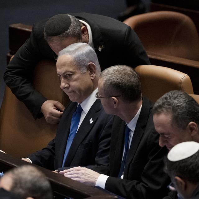 Benjamin Netanyahou veut limiter les pouvoirs de la justice israëlienne et permettre à son gouvernement d'extrême-droite d'avoir les pleins pouvoirs. [Keystone/AP Photo - Maya Alleruzzo]