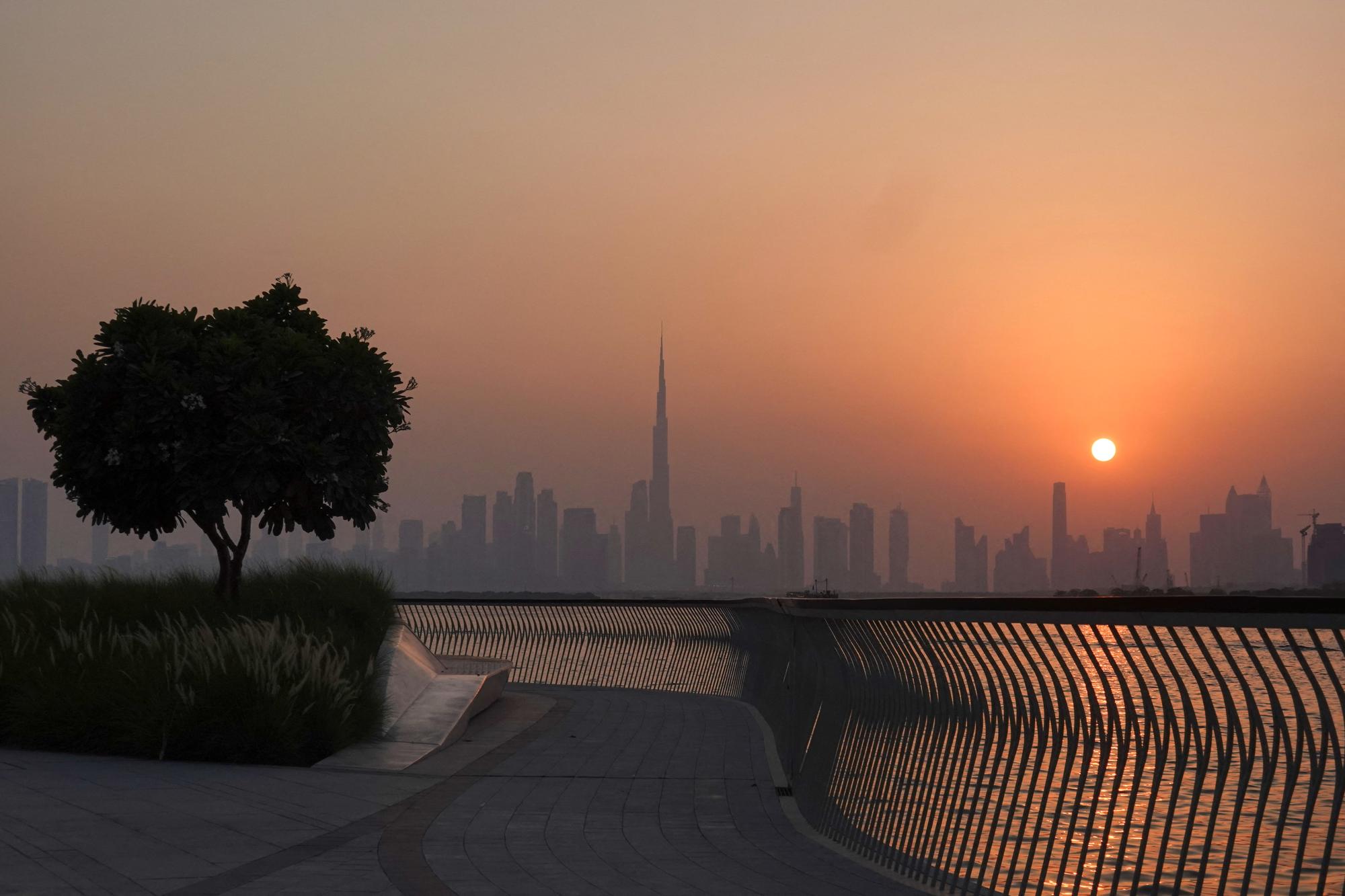 La tour Burj Khalifa visible au loin, dans la ville de Dubaï, le 9 septembre 2023 (image d'illustration). [reuters - Amr Alfiky]