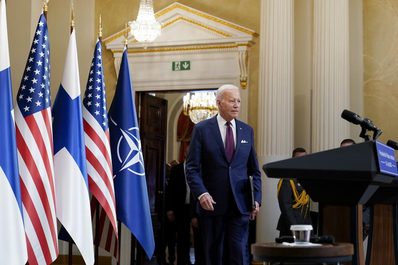 Le président américain Joe Biden est en visite à Helsinki en Finlande, le 13 juillet 2023. [KEYSTONE - SUSAN WALSH]