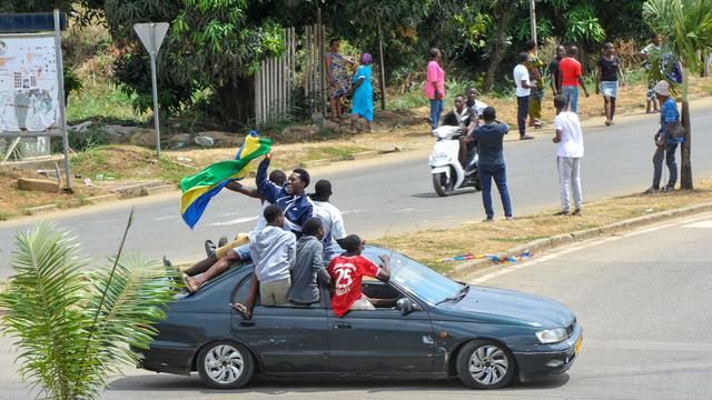 Le peuple soutient le coup d'Etat au Gabon. [EPA / STR / Keystone]