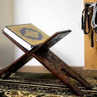 RTSreligion - Pourquoi la profanation du coran irrite tant les musulmans? [Keystone - Laurent Gillieron]
