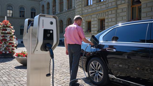 Trois conseillers fédéraux roulent désormais en BMW de type i7 (modèle électrique). [Admin.ch]