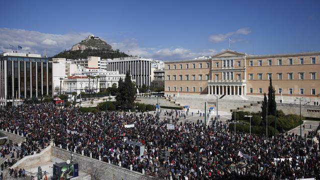 Des dizaines de milliers de Grecs ont exprimé mercredi leur colère après l'accident de train. Sur cette image, une manifestation à Athènes. [REUTERS - Alkis Konstantinidis]