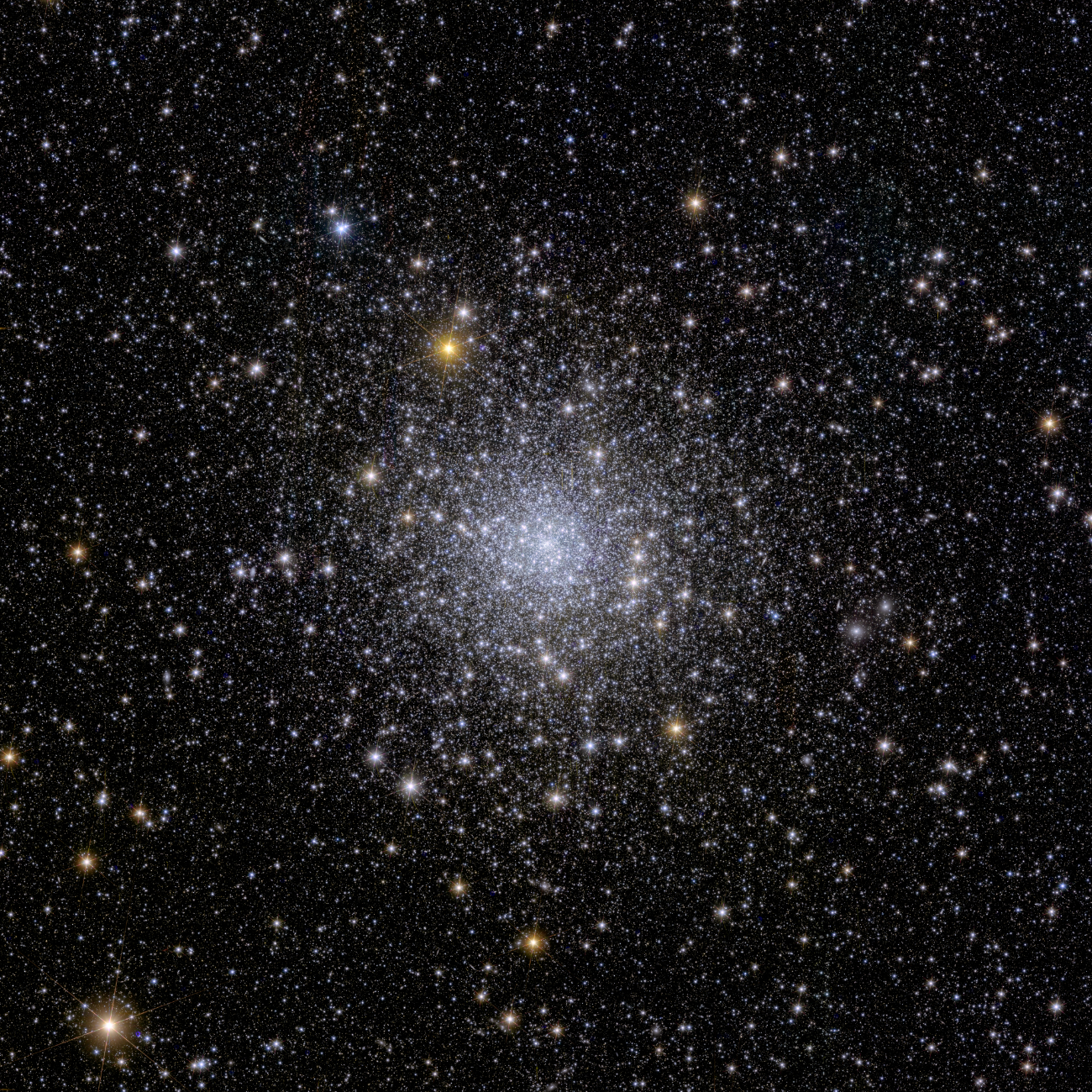 L'amas globulaire NGC 6397 est situé à environ 7800 années-lumière de la Terre: c'est le plus proche de nous. [ESA/Euclid/Euclid Consortium/NASA - image processing J.-C. Cuillandre (CEA Paris-Saclay), G. Anselmi; CC BY-SA 3.0 IGO]