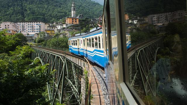 La ligne des Centovalli, surnommée la "Centovallina", fête son centenaire. [KEYSTONE - ALESSANDRO CRINARI]