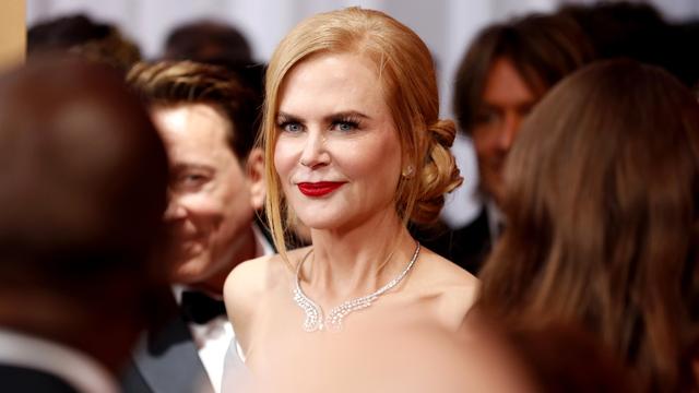 Nicole Kidman en mars 2022 à Los Angeles. L'actrice produira la série tirée du livre "Chanson douce" et interprétera également le premier rôle. [Keystone - DAVID SWANSON]