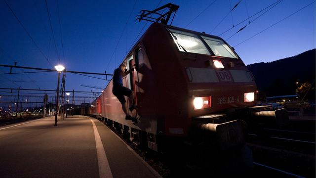 Les trains circuleront finalement normalement entre Brigue et Domodossola. [Keystone - Peter Schneider]