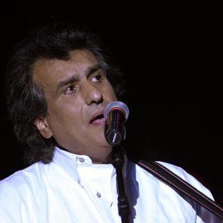 Le chanteur et compositeur italien Toto Cutugno, photographié ici en juillet 2002 à Tunis. [AFP - Fethi Belaid]