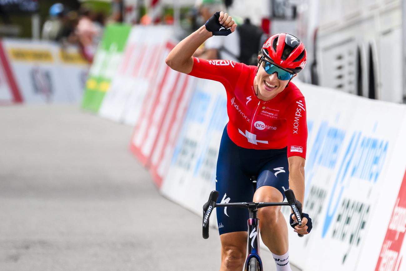 Championne de Suisse en titre, Marlen Reusser a notamment décroché la 3e place du Tour de Romandie 2023. [KEYSTONE - Jean-Christophe Bott]
