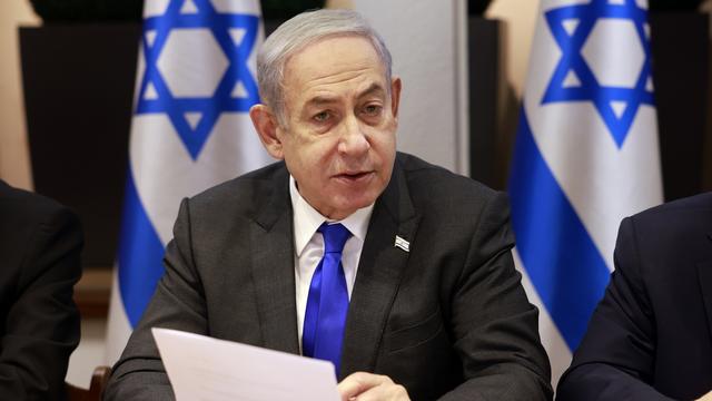 Le Premier ministre israélien Benjamin Netanyahu préside une réunion de son Cabinet à Tel Aviv, en Israël, le 17 décembre 2023. [Keystone - EPA/MENAHEM KAHANA / POOL]