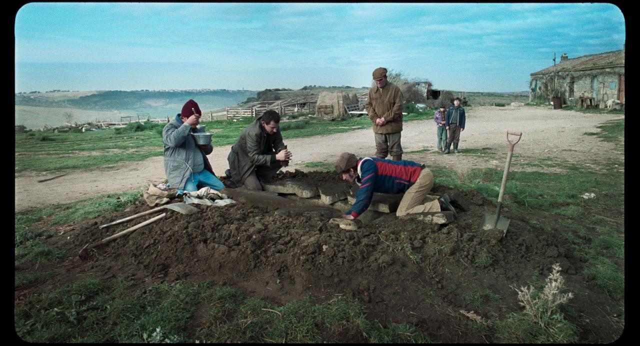 Une image du film "La chimère" de Alice Rohrwacher. [Tempesta, Amka Films Productions, Ad Vitam, Arte, Rai Cinema]