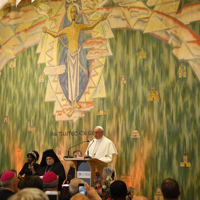 Le pape François lors d'un discours au siège du Conseil oecuménique des Églises (COE) à Genève en 2018. [Keystone/Pool photo via AP - Denis Balibouse]