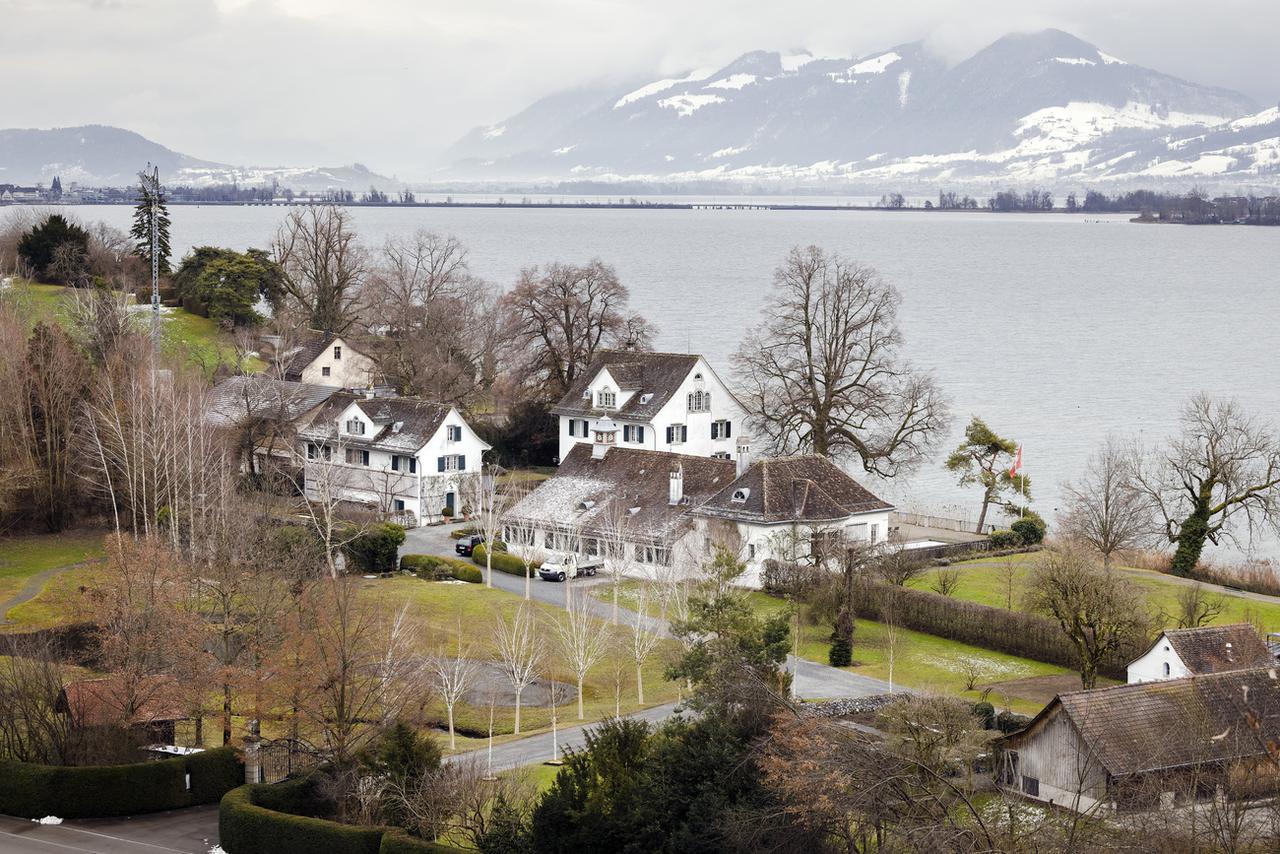 En janvier 2022, Tina Turner et son mari Erwin Bach ont acheté le domaine Steinfels à Staefa, en dehors de Zurich. [Keystone - Michael Buholzer]