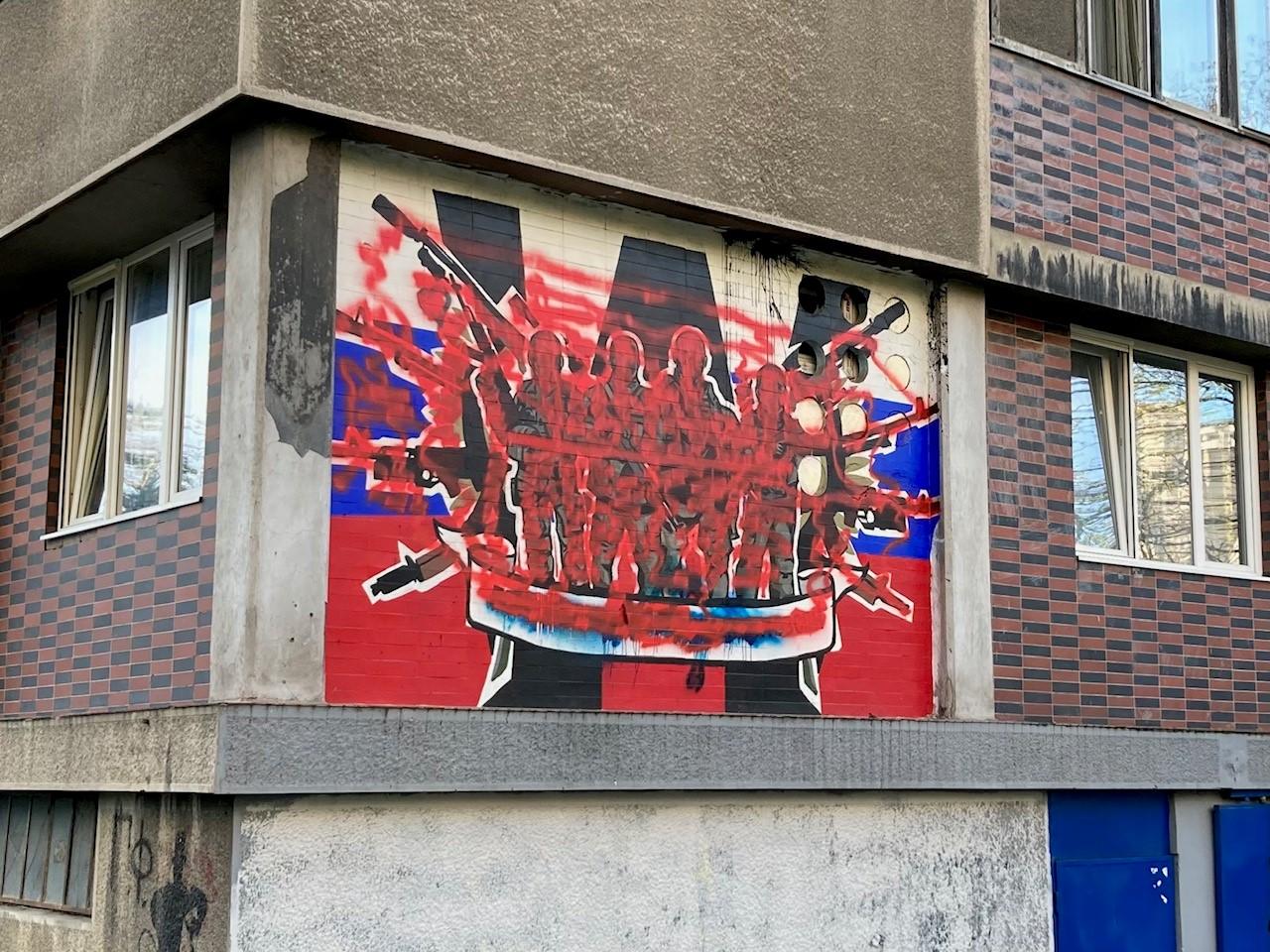Les peintures murales pro Poutine se multiplient à Belgrade. [RTS - Laurent Burkhalter]
