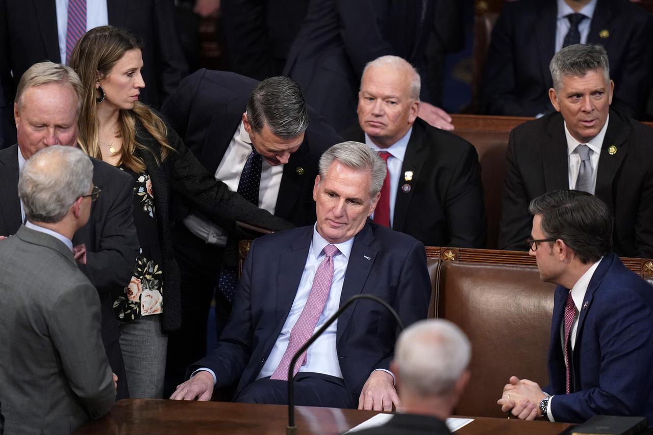 Kevin McCarthy ne cachait pas sa déception à l'issue du 14e vote. [KEYSTONE - Alex Brandon / AP Photo]