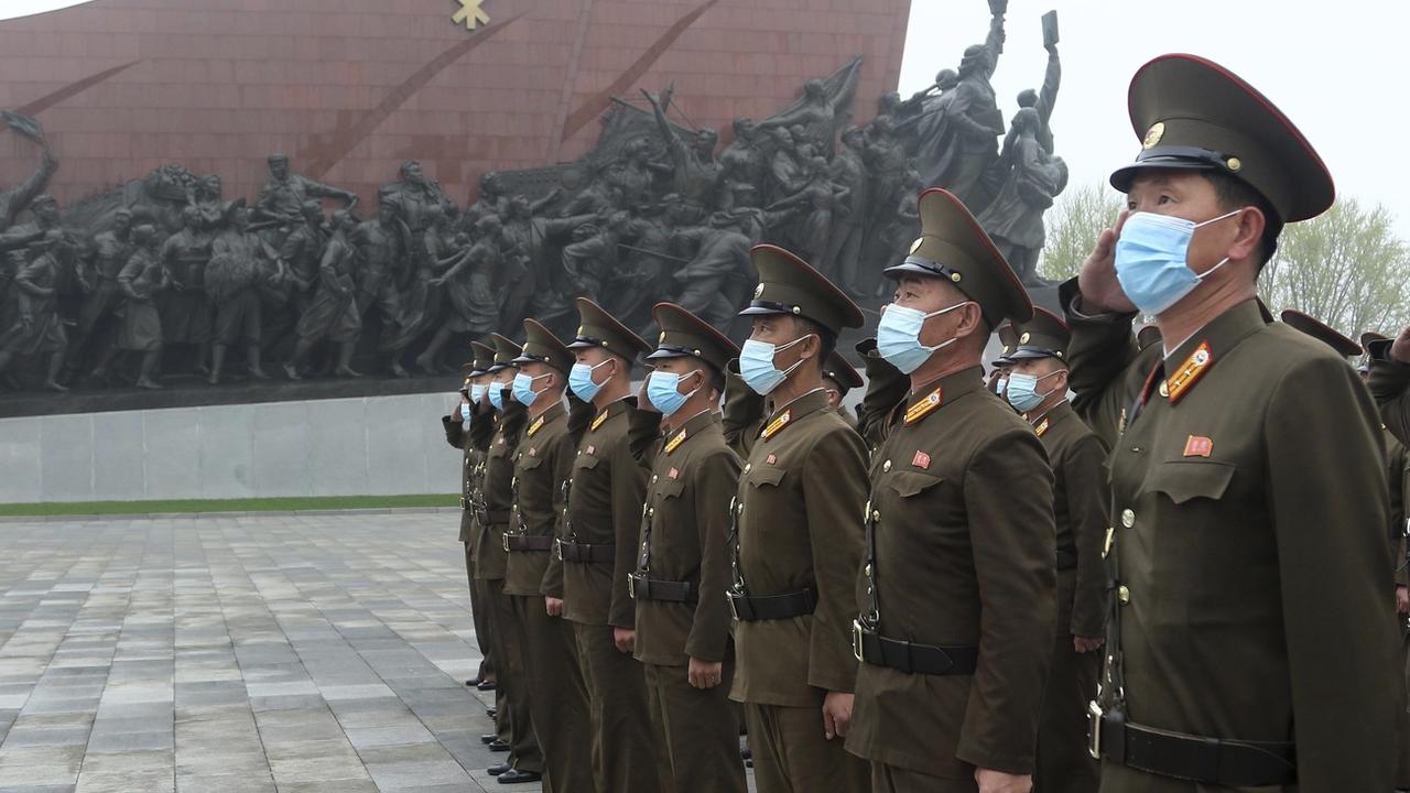 La Corée du Nord s'apprête à lancer un satellite espion ou un missile balistique. [Keystone/AP - Cha Song Ho]