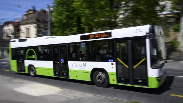 Les transports publics neuchâtelois vont proposer un abonnement flexible dès le 10 décembre. [Keystone - Laurent Gillieron]