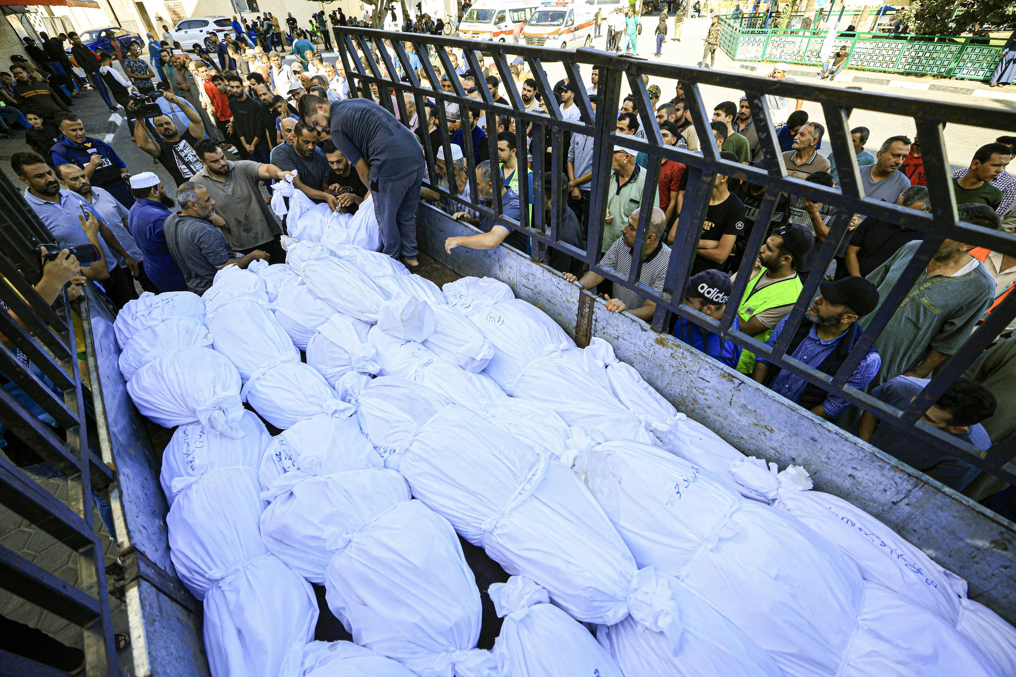 Les cadavres s'entassent dans la bande de Gaza. [AFP - Mahmud Hams]