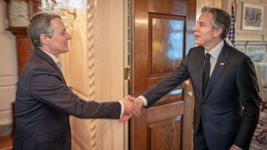 Le ministre suisse des affaires étrangères Ignazio Cassis s'est entretenu vendredi à Washington avec son homologue américain Antony Blinken (image d'illustration). [Twitter - Ignazio Cassis]