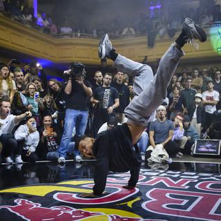 La finale nationale de breakdance Red Bull BC One Switzerland Cypher à Berne en 2021. [Keystone - Anthony Anex]